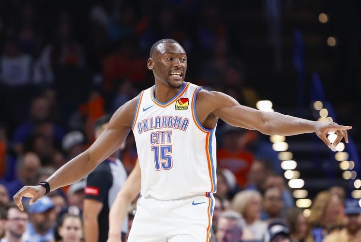 比尔-西蒙斯：快船签下小卡是NBA历史上最具破坏性的操作