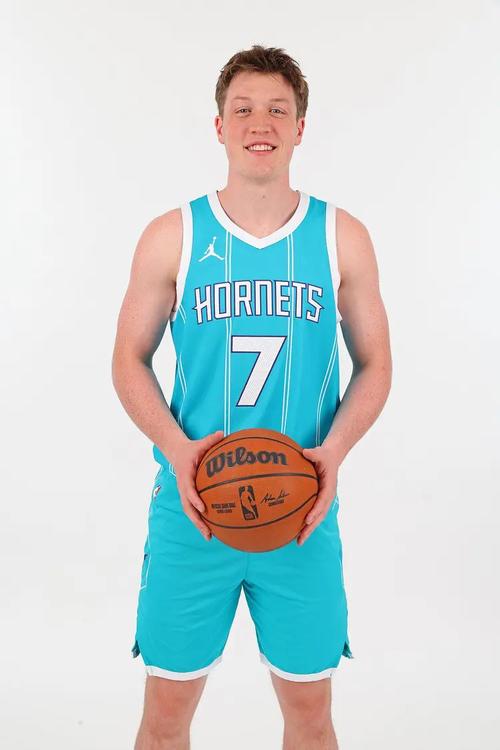 4号秀克尼佩尔：训练营首次训练感觉很棒收获满满