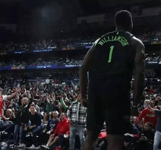 轻盈不少！锡安首节5中3拿下10分2板4助2断