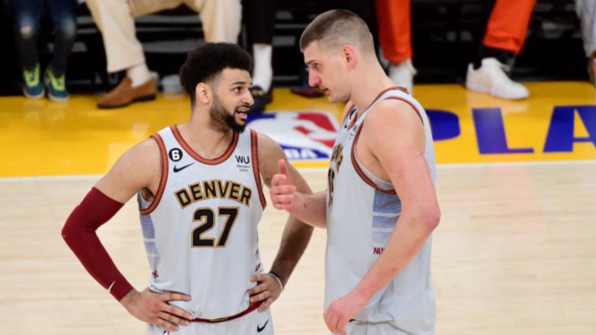 有点排球功底！布劳恩接穆雷长传双手垫球完成空接