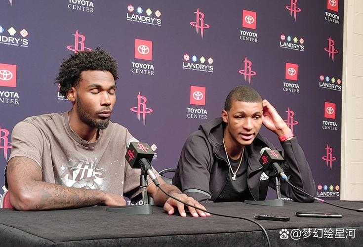 步调一致！狼队四主力戈贝尔&里德&迪文&麦丹皆打满首节再未登场