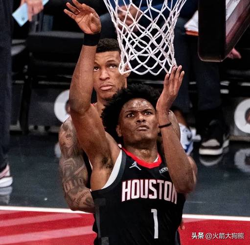 名记：火箭倾向于确定伊森合同后再续KD 前者大概率签3+1球员选项