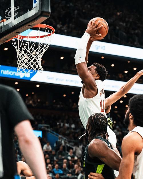 还是稳！米切尔16投8中砍下22分6篮板4助攻3抢断1盖帽