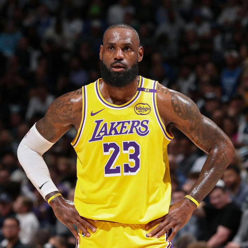 Shams：再次澄清 詹姆斯一直在提升训练强度 只是还没恢复到位