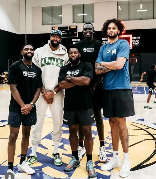 贝弗利：独行侠接近成为争冠球队 首发两中锋时他们防守是最好的