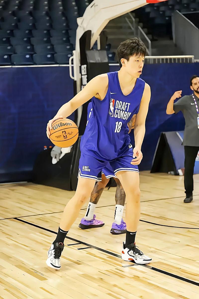 比卢普斯：杨瀚森找到很好的比赛节奏 并贡献了些令人惊叹的回合