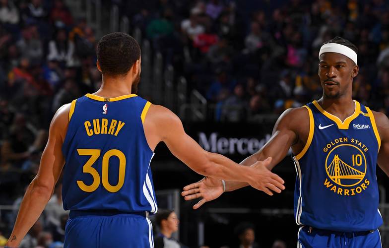 黄蜂主帅：先发在防守端奠定了好基调 传球运转很棒这有感染力