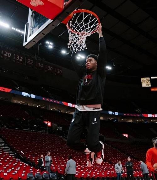 截“湖”是对的！34号秀对位浓眉&莱夫利7中7得14分10板正负值+24