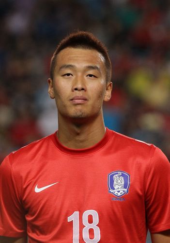 结束17年职业生涯！37岁前申花外援金信煜宣布赛季末退役