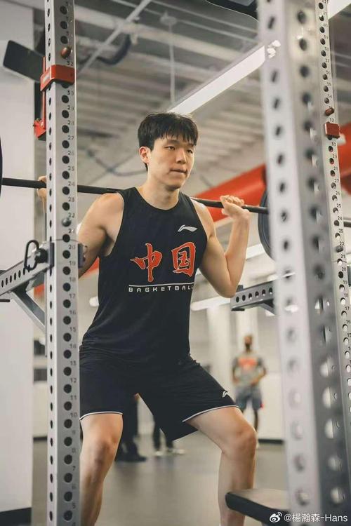 队记：虽然杨瀚森的技术还未得到真正检验 但其调整能力我给满分