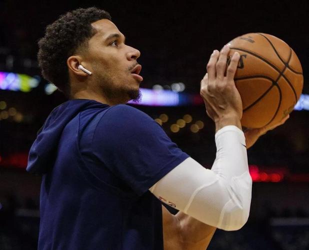 好消息！队记：阿德巴约只是膝盖挫伤 不需要做核磁共振检查