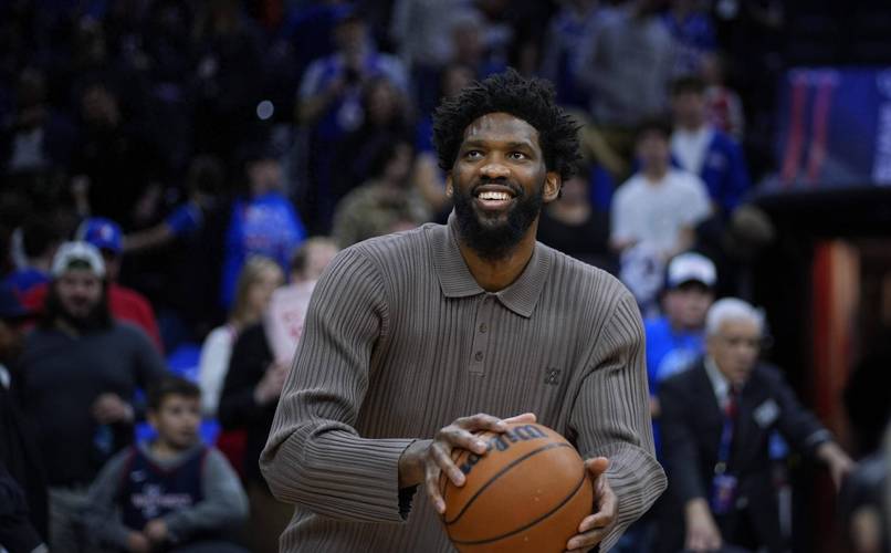 纳斯：恩比德有可能出战季前赛收官战 现在还没到做决定时候