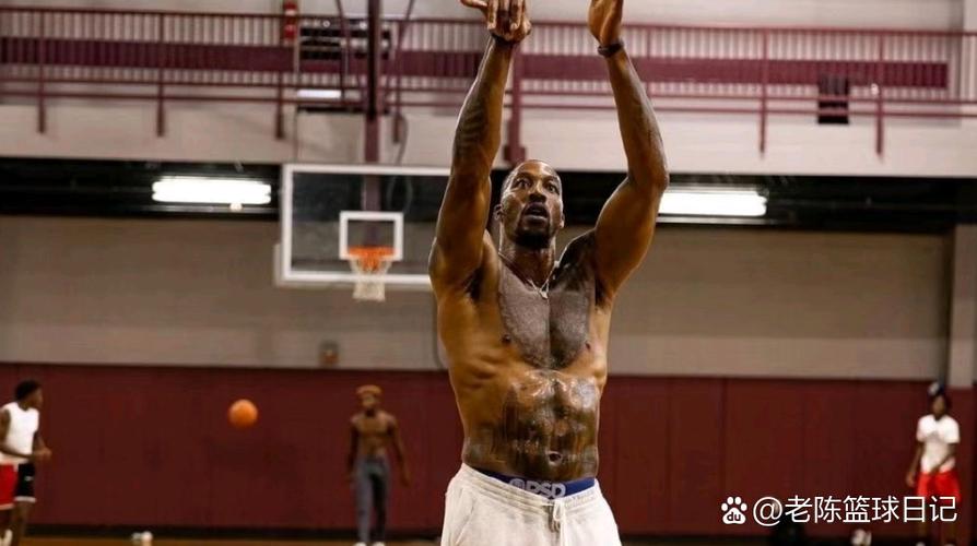 霍华德：约基奇没腱子肉但腰背力量超强 我为了下份合同只能硬顶