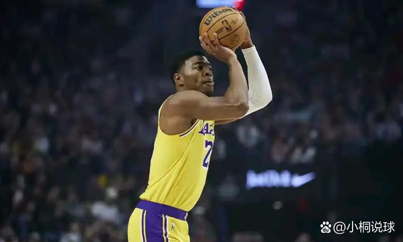 熟悉的老队友！八村塁面对浓眉滞空中距离打成2+1