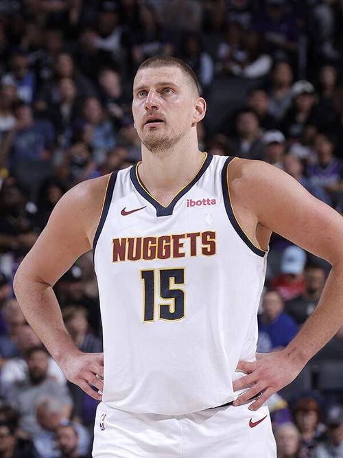 『吧友评选』🌟NBA新赛季第一中锋：约基奇