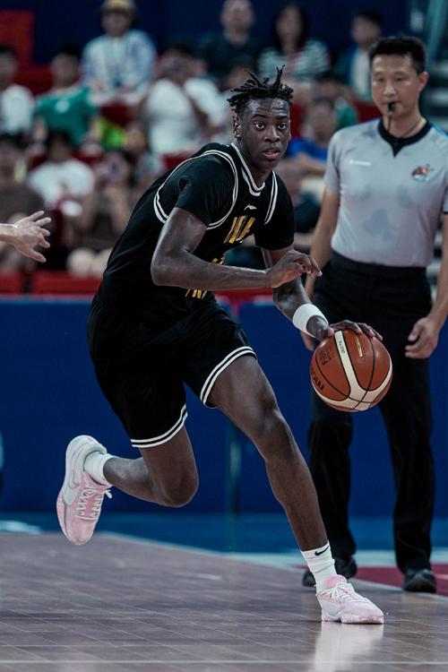 明年状元热门人选！AJ-迪班萨当选新一期《SLAM》杂志封面人物！