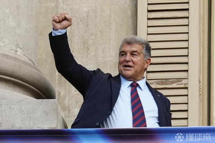 马卡：从沉稳得体到激情染红，全新版本的弗里克更直言不讳更真实