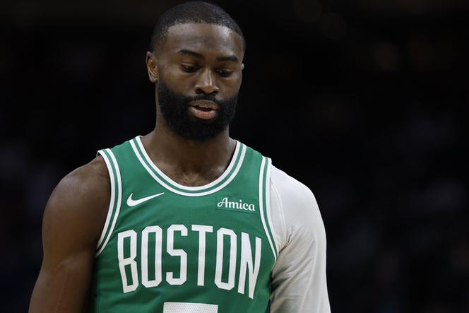 休斯敦铁锁！昨日阿门主防杰伦-布朗时 后者投篮5投0中！