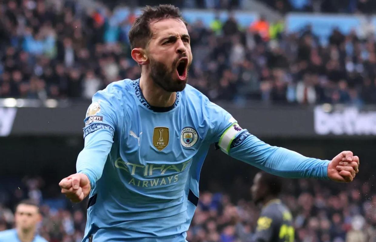 B席：每年都有人说这是瓜帅在曼城的最后一年，结果5年过去他还在