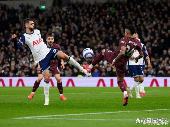 图片报：本赛季表现抢眼，法兰克福后卫布朗吸引曼城和皇马的兴趣