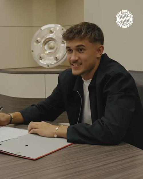 比朔夫：我非常高兴能打进U21的第一个进球，这让我增强了自信心