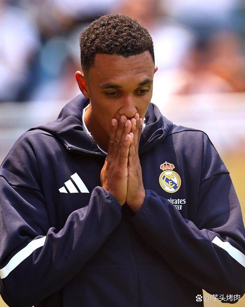 福克斯：跳投能打开进攻闸门 对手贴防时我能自己得分也能传球