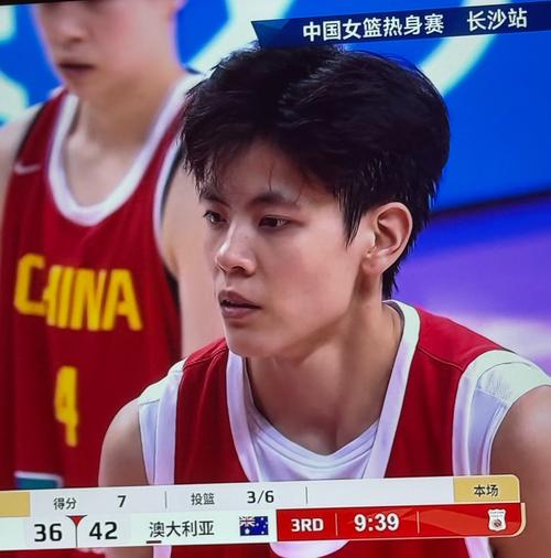 张佳玮：火箭四塔赢了骑士双塔 申京4号位体格干着组织后卫的活