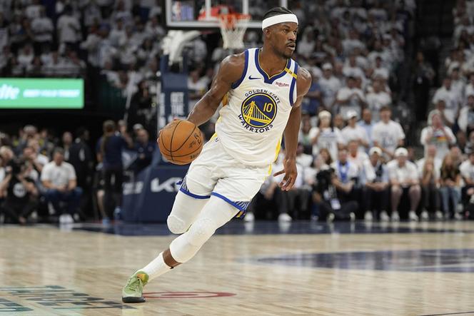 效率不高！巴特勒15中5拿到20分8板5助2断1帽 下半场8中2