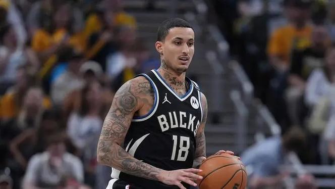 很能打！库兹马半场7中4拿到11分2板2助