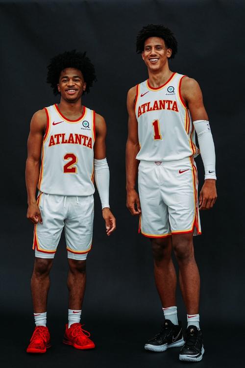 球队核心！杰伦·约翰逊反击2+1&助飞奥孔武空接暴扣老鹰11-0反超