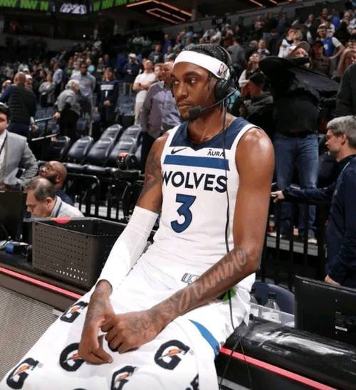 名记:森林狼询价莫兰特是想升级控卫 爱德华兹&麦克丹尼尔斯非卖