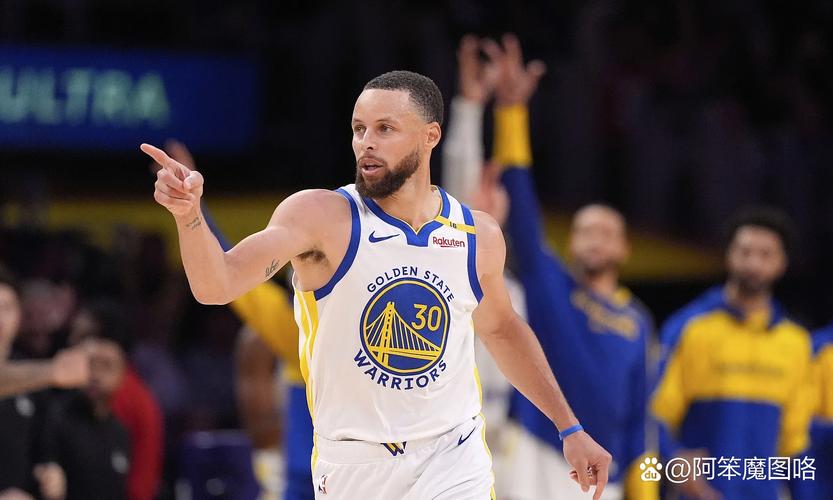 NBA官方：库里宝刀未老 他向全世界证明自己的远投能力依然无敌