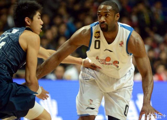 阿里纳斯谈巴斯兄弟被解雇:他俩本就跟小卡一样 钱拿了还内斗?