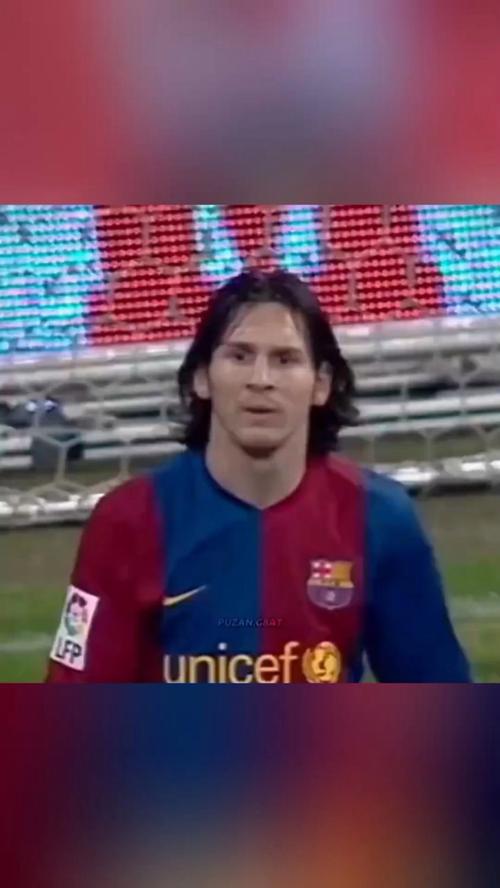 卡洛斯谈首次对阵梅西：他太快了，我想拽他球衣反倒扭歪了手指