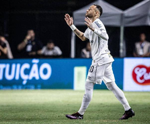 带伤仍传射!33岁内马尔3场2球1助 桑托斯大胜+4轮不败逃离降级区