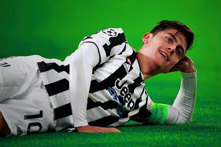 托蒂：迪巴拉身体不够踢不了伪9号 希望尽快有人接过罗马10号球衣